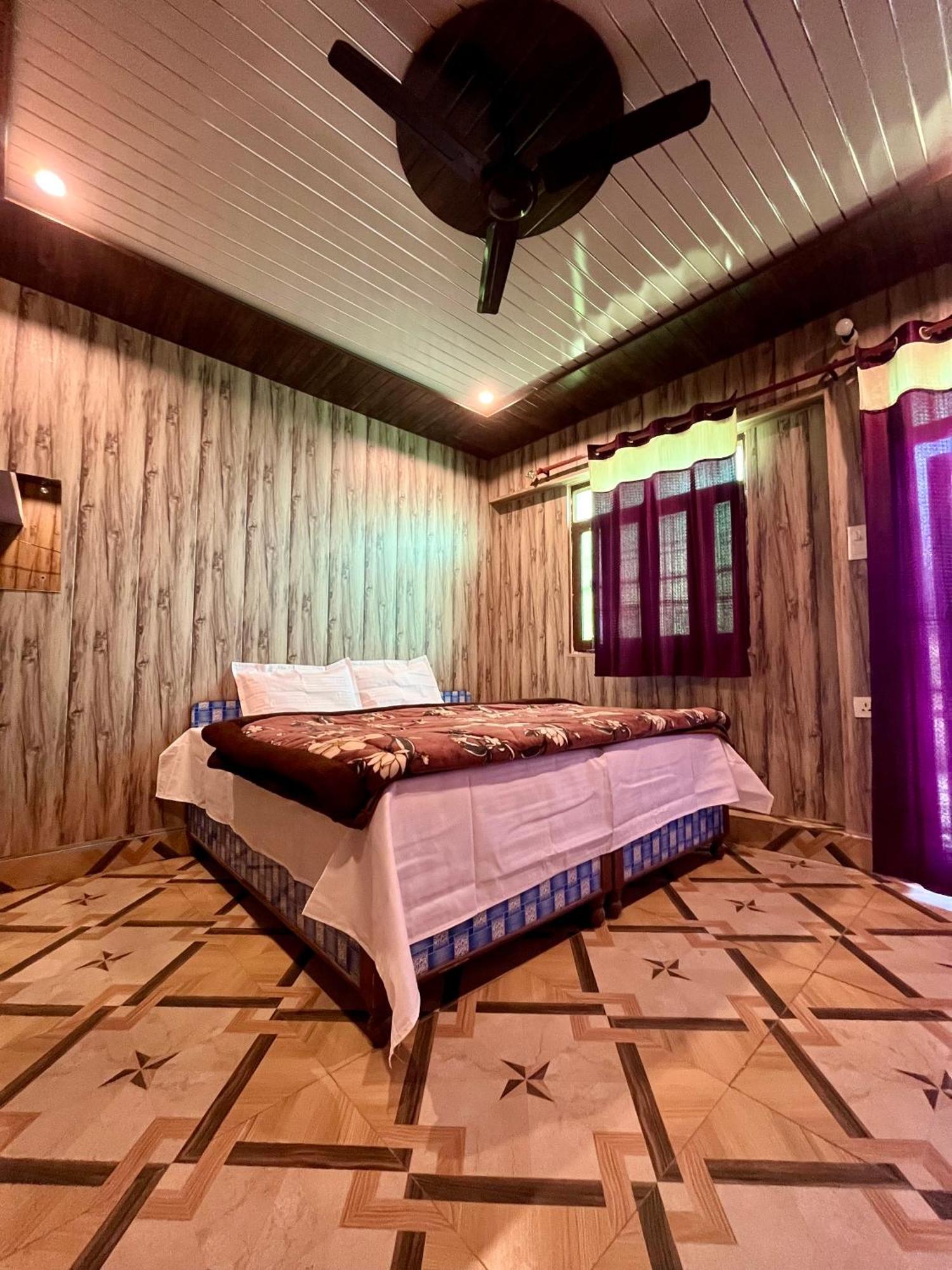 Astha Guest House Gopeshwar ภายนอก รูปภาพ