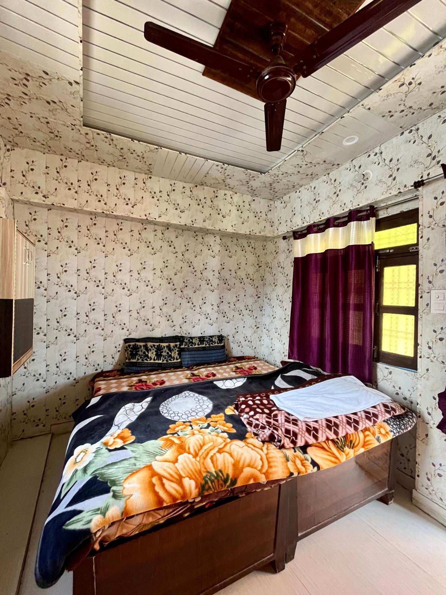 Astha Guest House Gopeshwar ภายนอก รูปภาพ